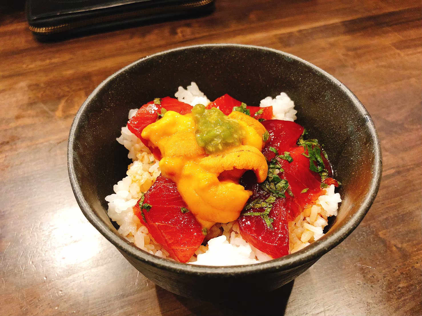 ウニ・マグロの漬け丼